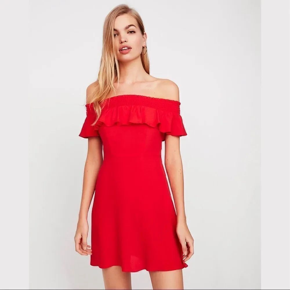 ✨HP✨Solid
Off The Shoulder Ruffle Fit&Flare Dress✨